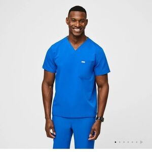 FIGS Leon scrub top size Large royal blue 3 pocket